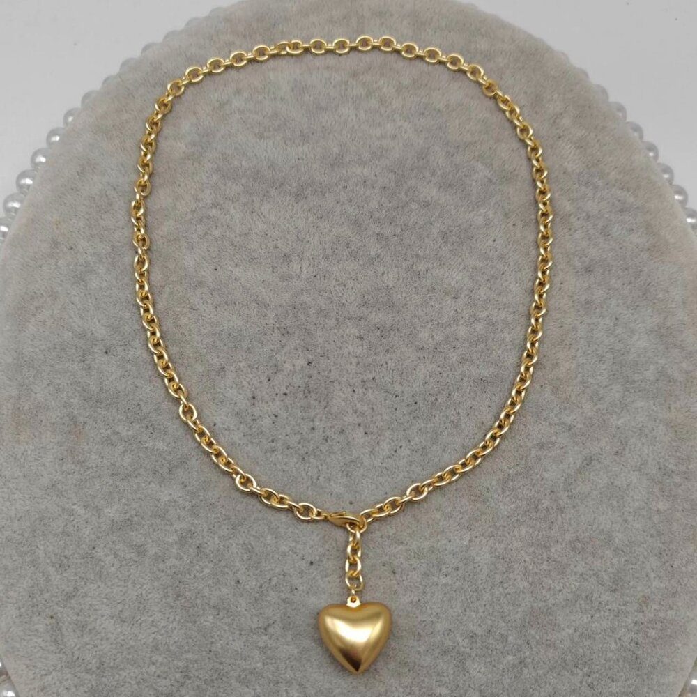 BEST Roxanne Assoulin The Mini Puffy Heart Necklace in Gold - Picture 5 of 6